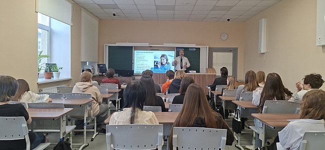 Екатеринбургский филиал принял участие в мероприятиях «Разговоры о важном», новости, пресс-релизы, статьи, «СОГАЗ-Мед», омс